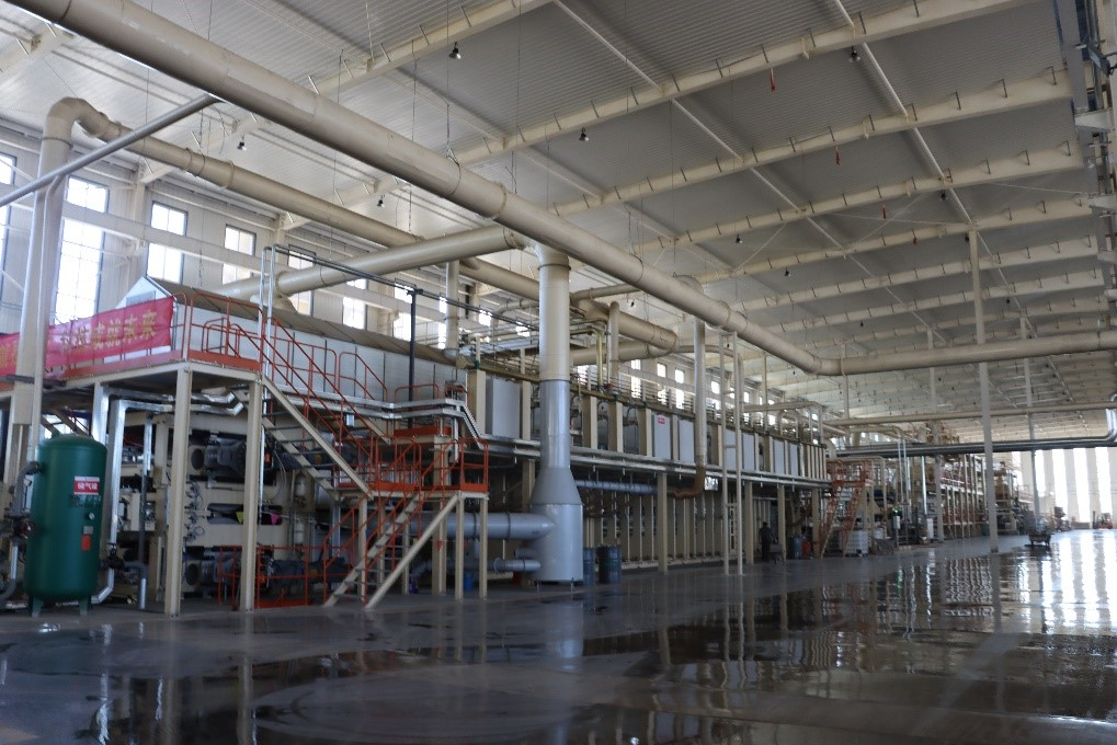 世界首發(fā)多層板連續(xù)平壓生產(chǎn)線.png 世界首發(fā)多層板連續(xù)平壓生產(chǎn)線.png