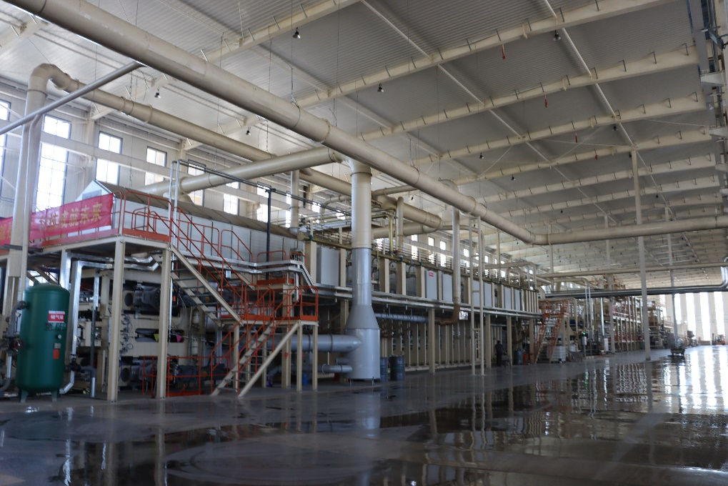 世界首發(fā)全自動連續(xù)平壓線.png 世界首發(fā)全自動連續(xù)平壓線.png